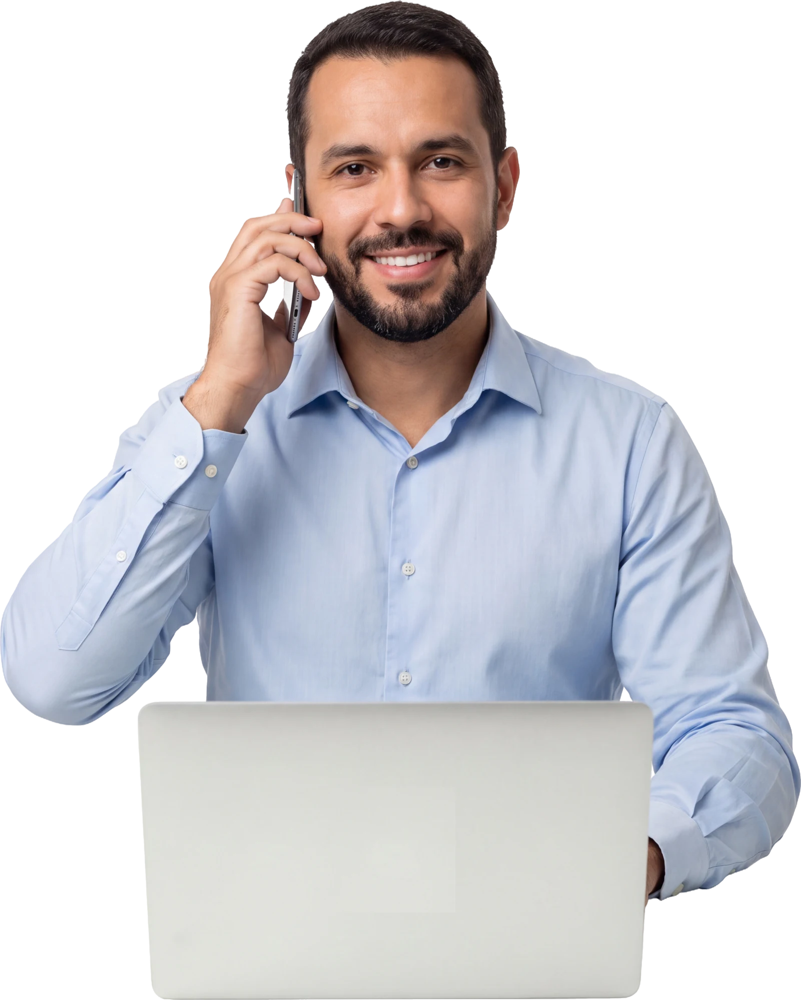 Corretor falando ao telefone com o ramal da imobiliária, atendido pelo Voiicr